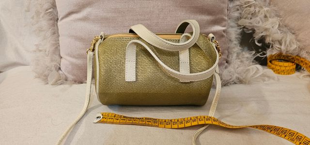 Coqueto bolso pequeño color verde