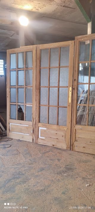 Puertas antiguas cristaletas .
420€ cada una .