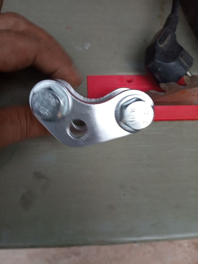 Elevador amortiguador trasero