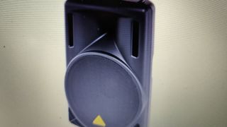 Altavoces autoamplificados