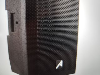 Altavoces autoamplificados