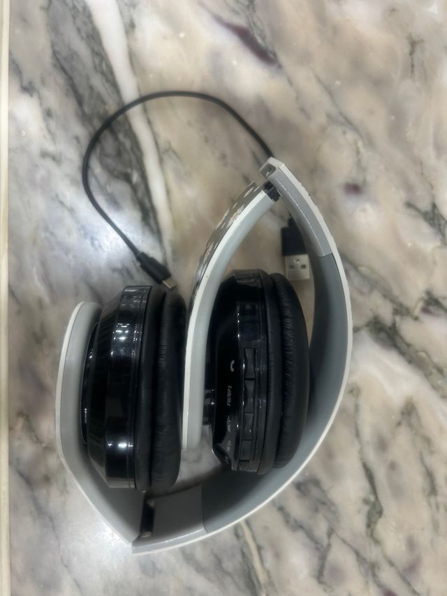 Cascos inalambricos retro