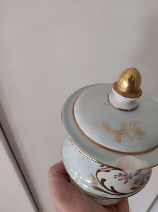 Coppetta in ceramica con coperchio