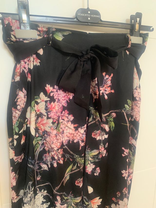 Pantalones estampados tipo seda