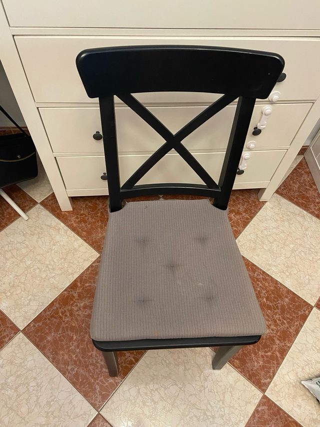Silla de madera IKEA
