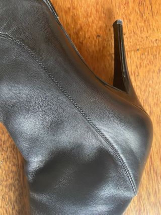Botas elegantes largas Escada T38 negro