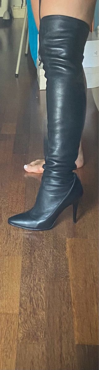 Botas elegantes largas Escada T38 negro