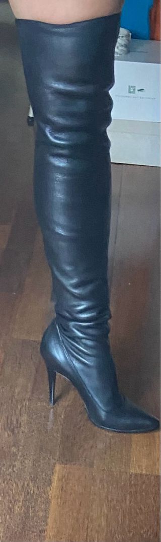 Botas elegantes largas Escada T38 negro