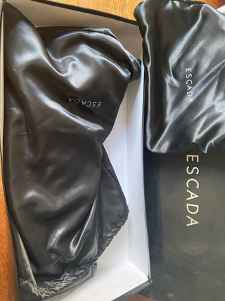 Botas elegantes largas Escada T38 negro