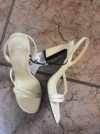 Sandalias tacón ancho tiras Zara