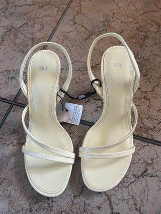Sandalias tacón ancho tiras Zara