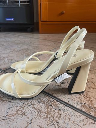 Sandalias tacón ancho tiras Zara