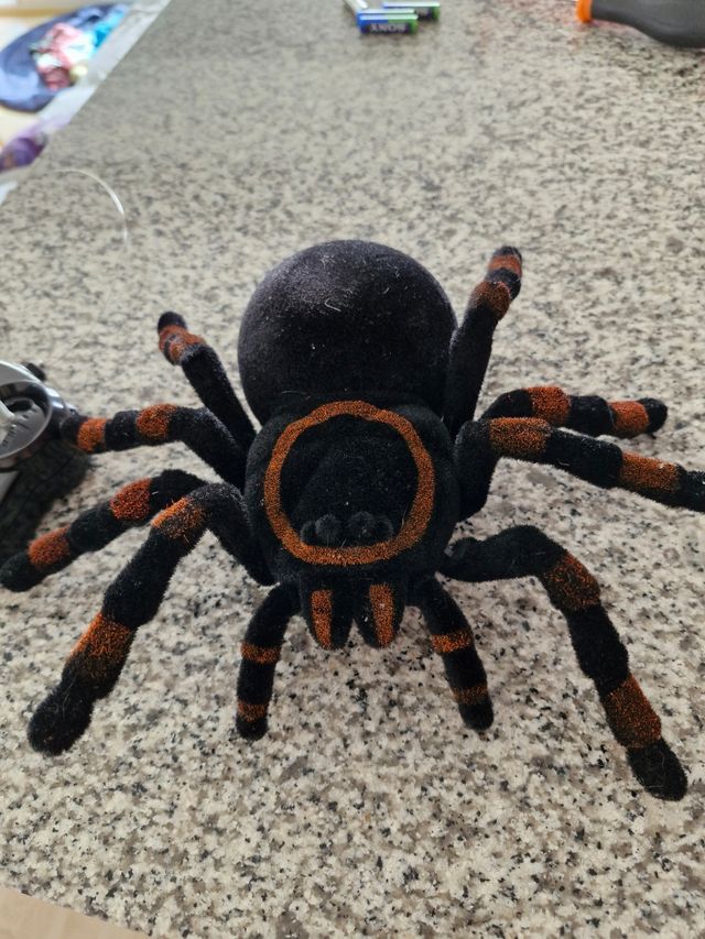 Tarántula con radiocontrol