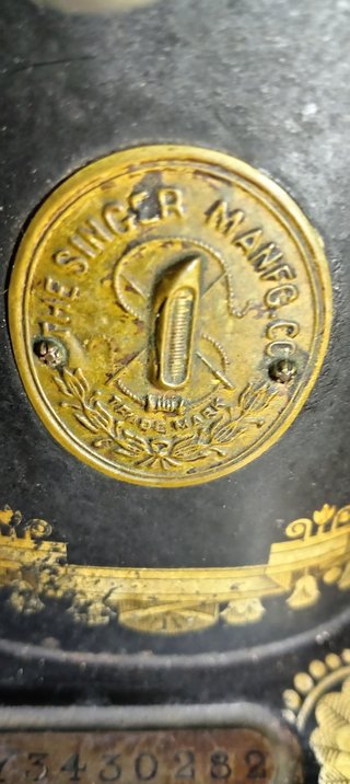 Maquina de coser SINGER