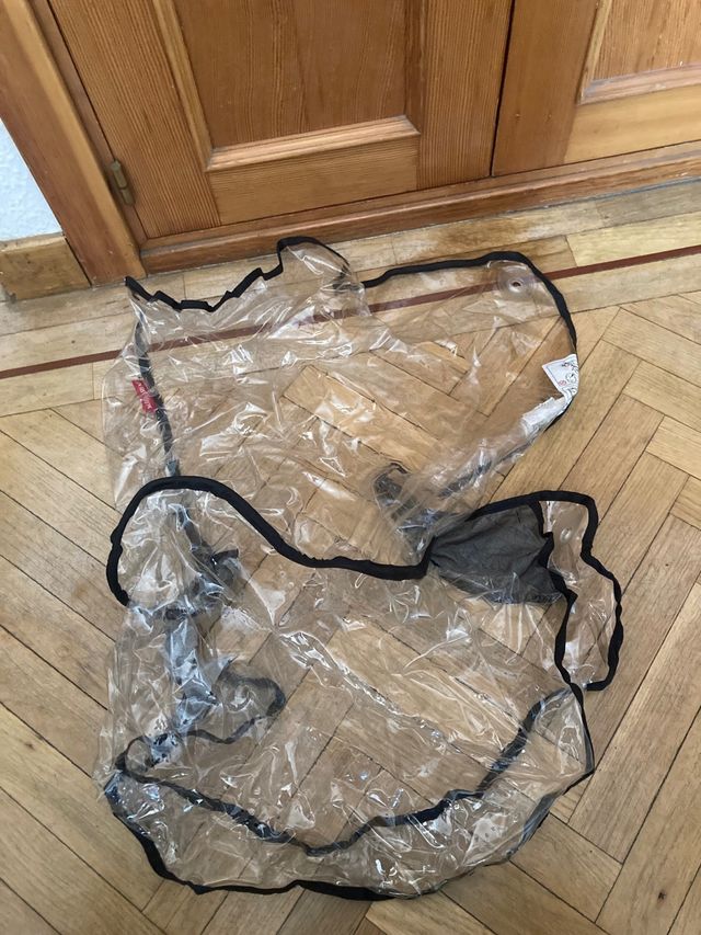 Plastico cubre sillita maclaren