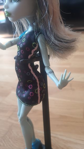 Monster High Franki Stein patinadora