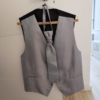 Chaleco y corbata novio