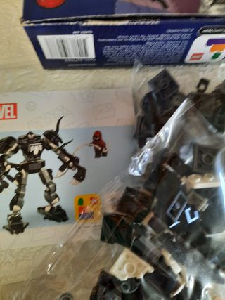 LEGO 76276 Venom Mech Armour vs. Miles Morales
