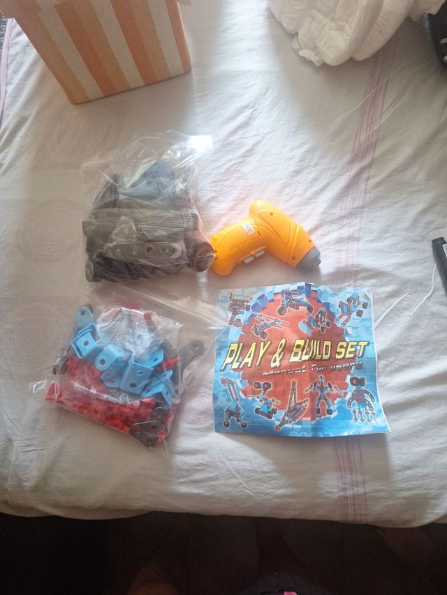 Juego de controuir piezas