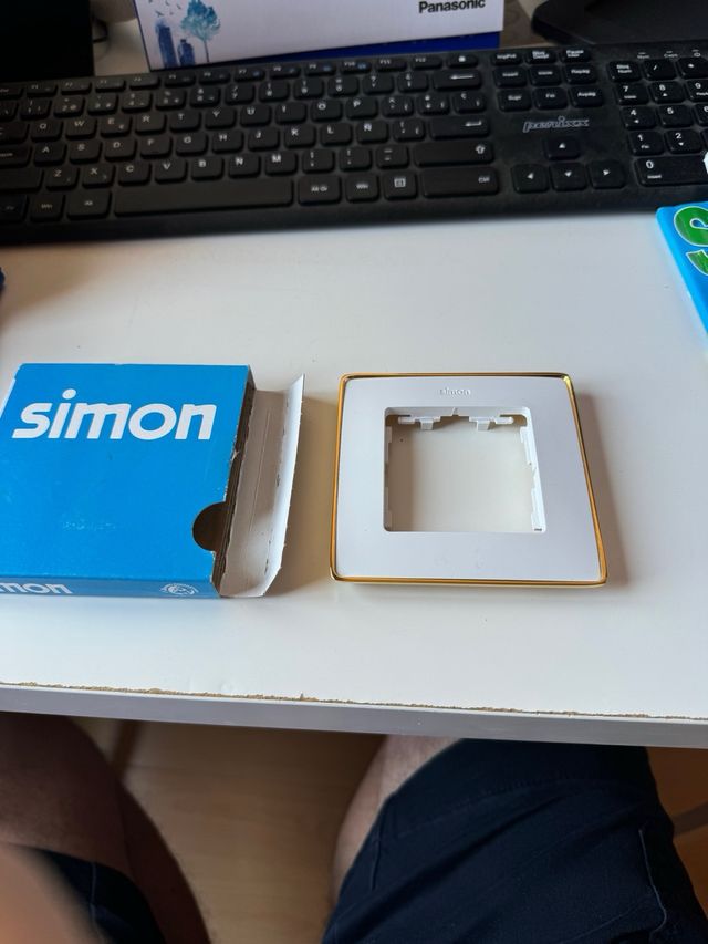 Marco sencillo simon serie 82