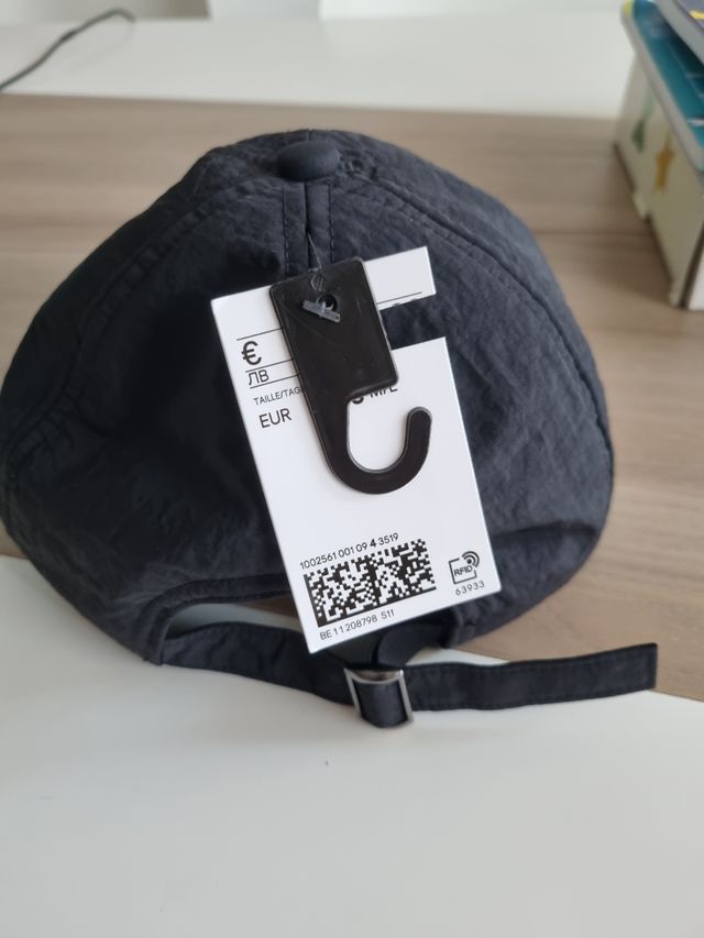 Cappellino con visiera nero