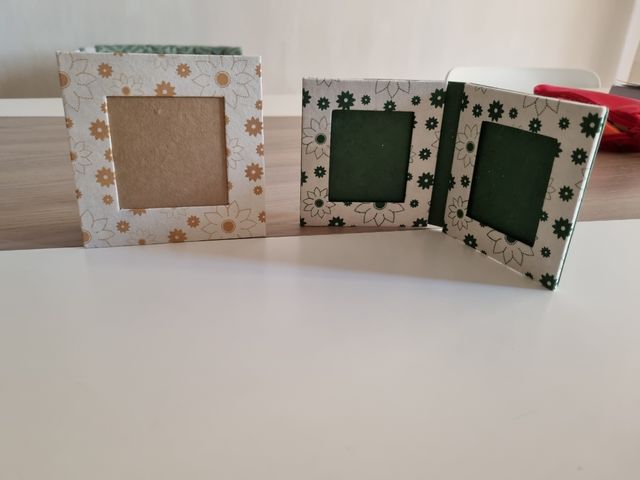 2 Cornici foto di carta a fiorellini