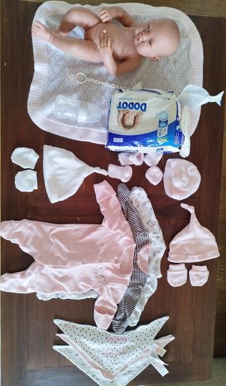 Bebé realista Antonio Juan y accesorios 