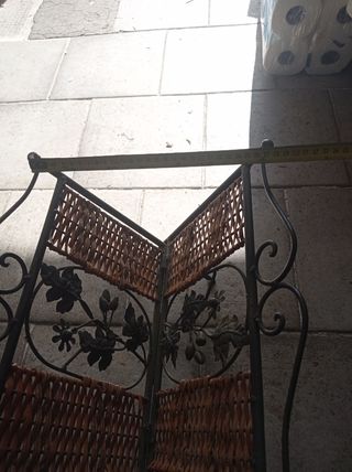 Revistero de forja y para colocar mantas
