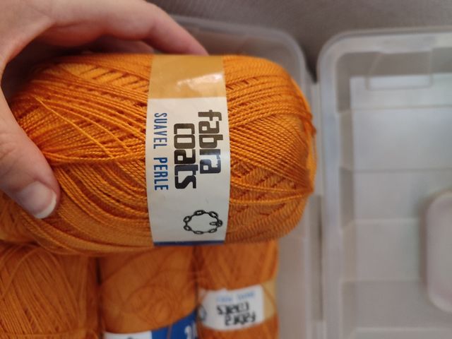 Hilo perlé color naranja FABRA COATS