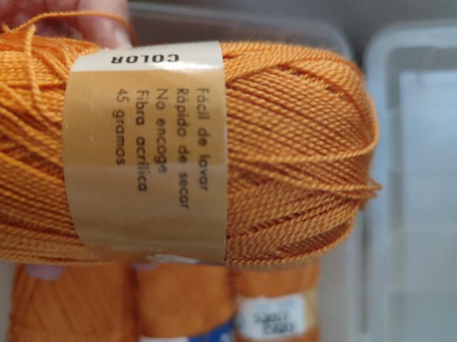 Hilo perlé color naranja FABRA COATS