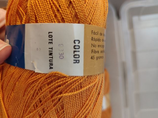 Hilo perlé color naranja FABRA COATS