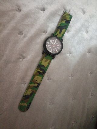 RELOJ TIMEX ESTAMPADO MILITAR