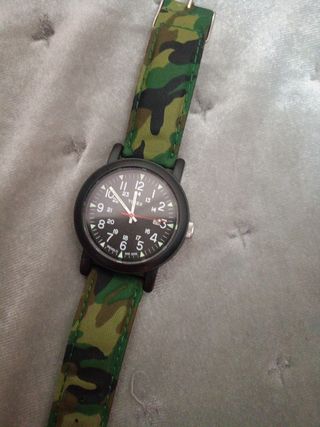 RELOJ TIMEX ESTAMPADO MILITAR