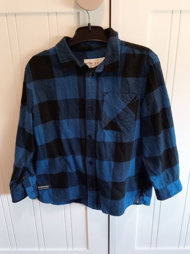 Camisa de cuadros niño.