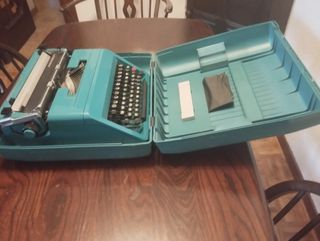 Maquina de escribir olivetti studio 45