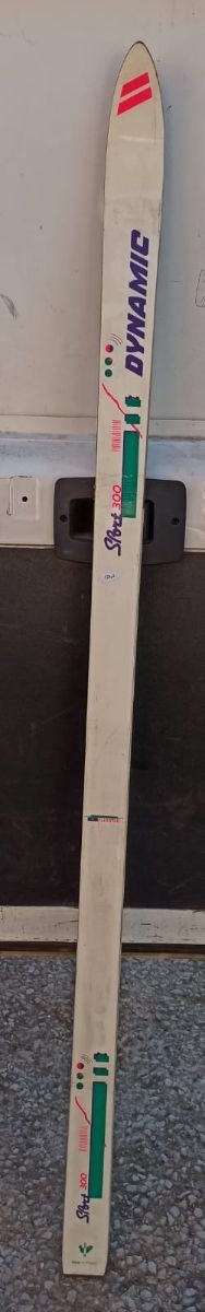 Lote de 75 pares de esquis NUEVOS