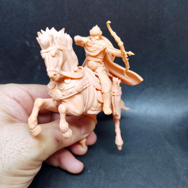 FIGURA GUERRERO A CABALLO