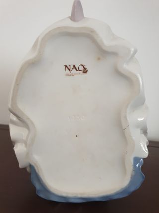 figura porcelana NAO