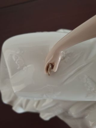 figura porcelana NAO