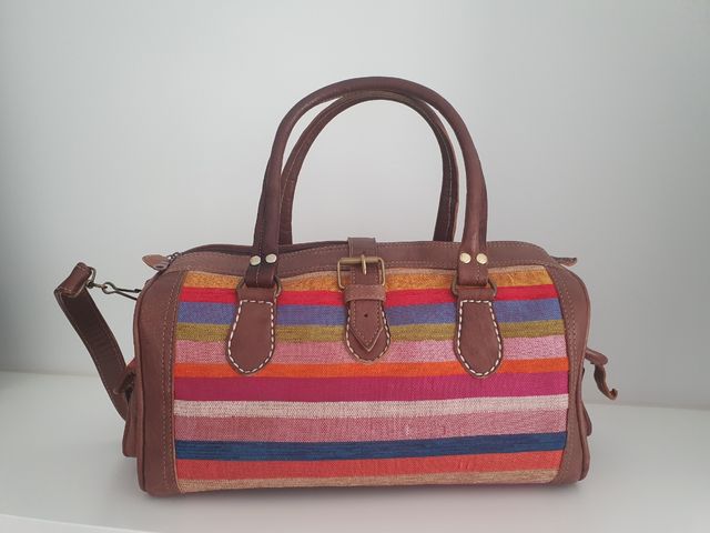 Bolso de cuero y seda multicolor