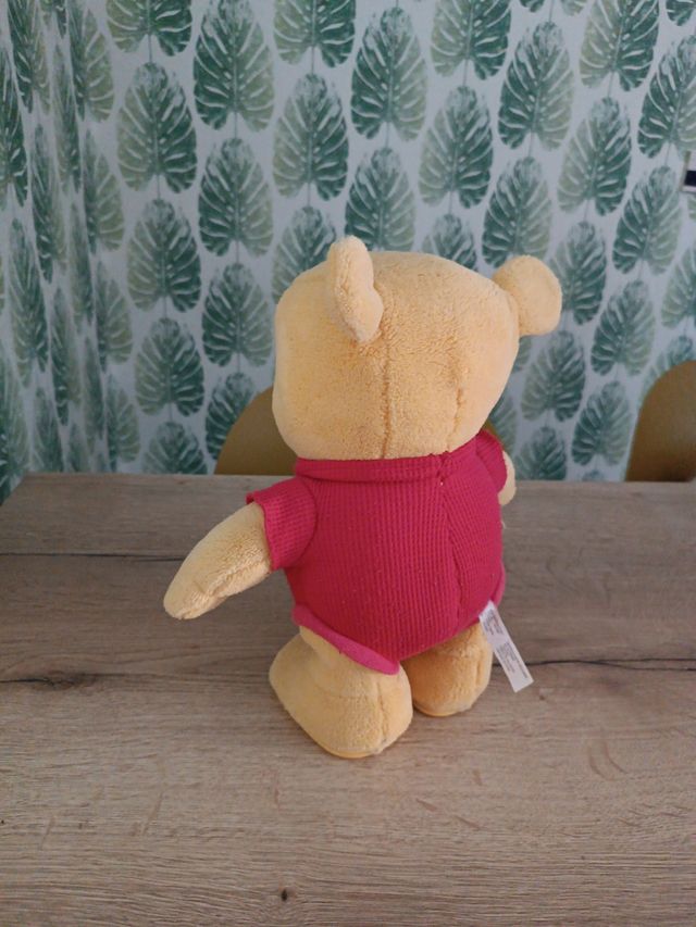 Peluche Winnie de Pooh interactivo