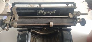 Maquina escribir antigua