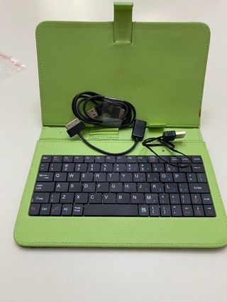 Funda tablet con teclado 8 pulagas