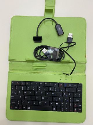 Funda tablet con teclado 8 pulagas