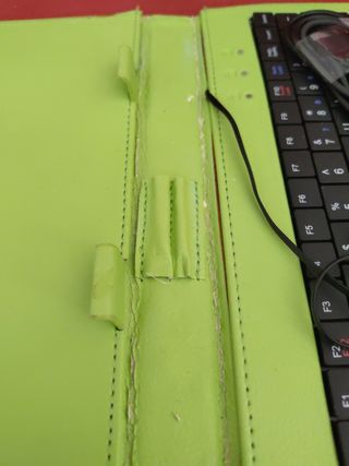 Funda tablet con teclado 8 pulagas