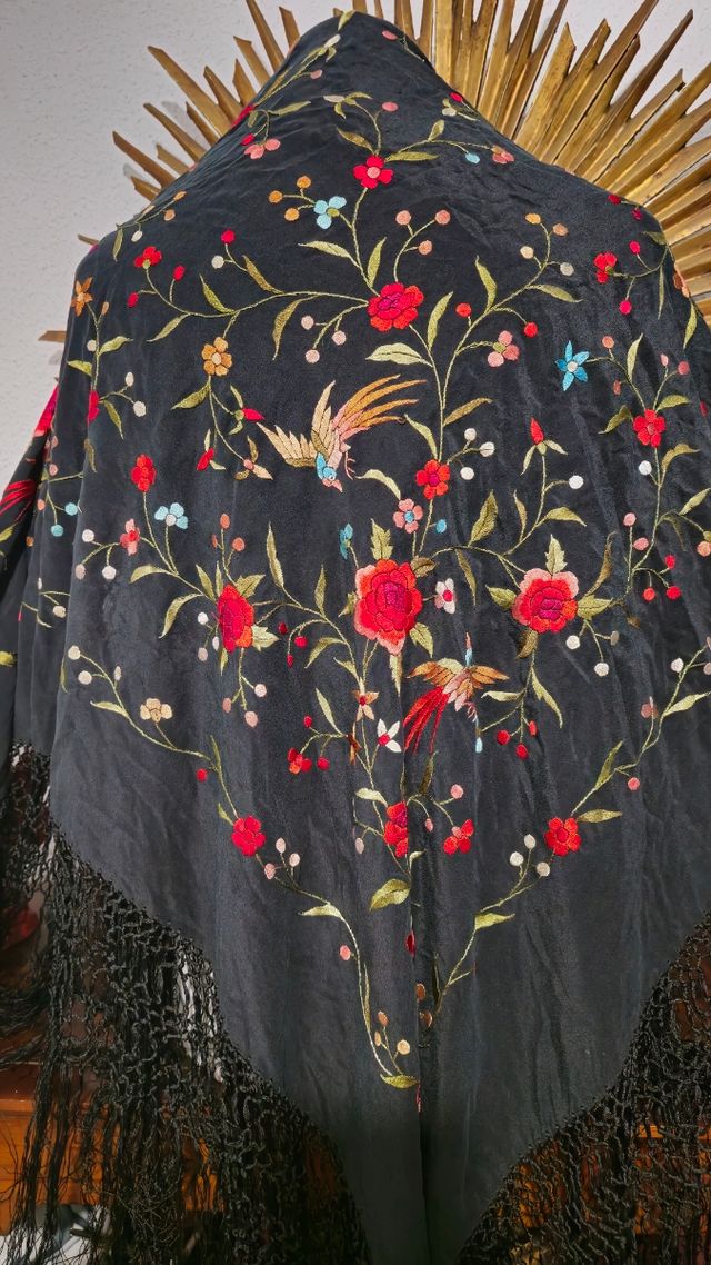 Manton de.Manila seda bordado a mano