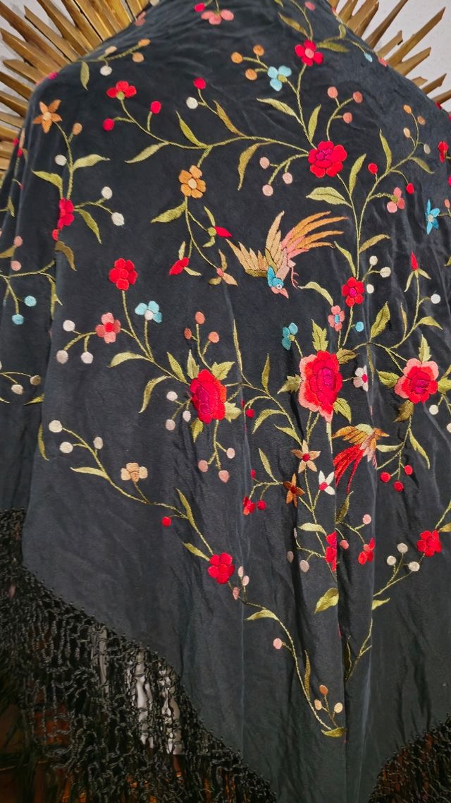 Manton de.Manila seda bordado a mano