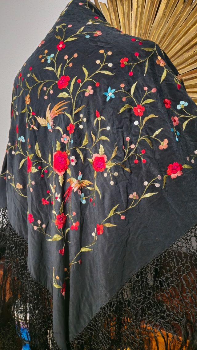 Manton de.Manila seda bordado a mano