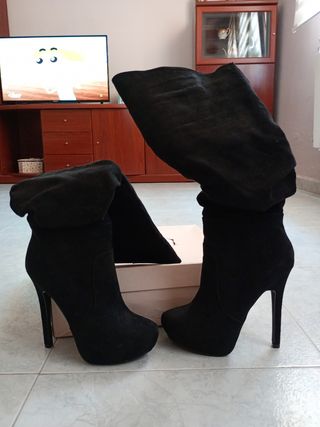 Botas altas negras
