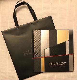 Lujoso libro Hublot y bolsa boutique 